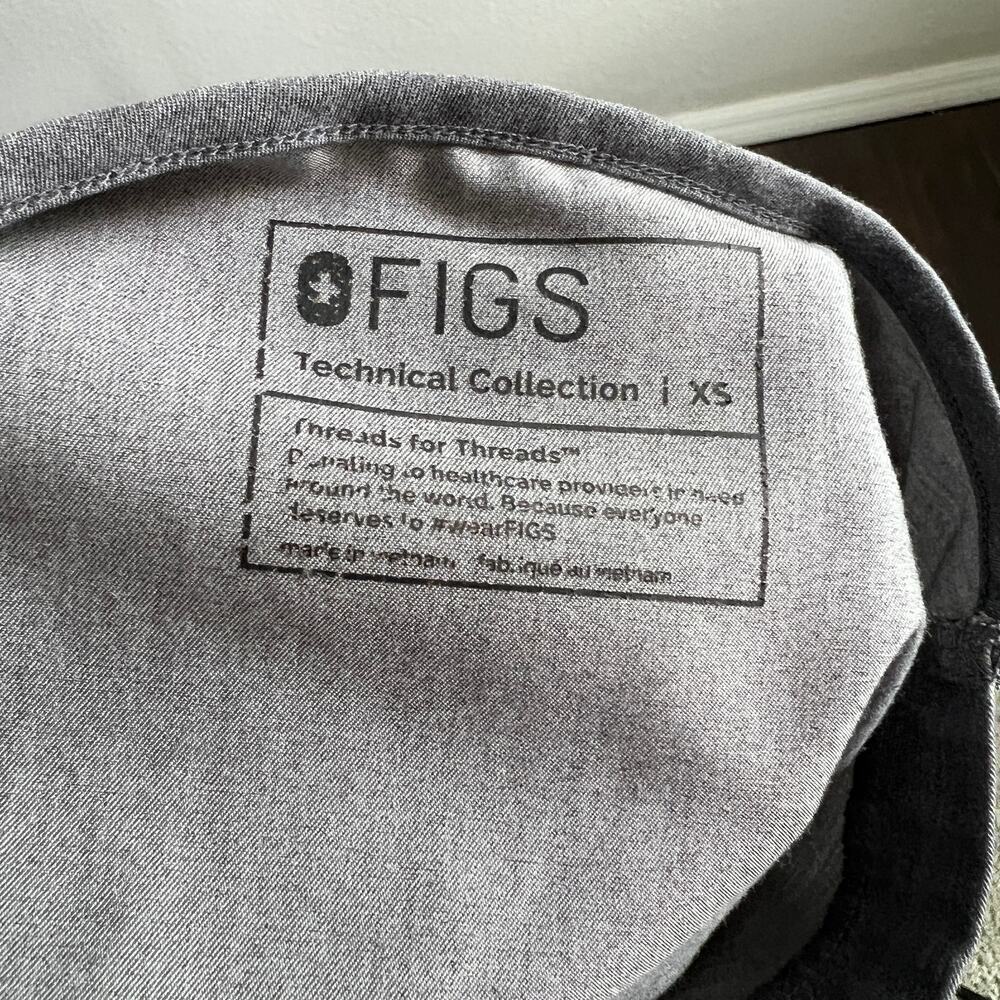 Figs Casma Scrub Top Women's XS Gray 3 Pocket Work Uniform V-neck Nurse Doctor - Picture 6 of 7